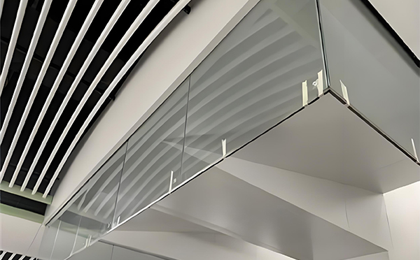 陇西玻璃挡烟垂壁