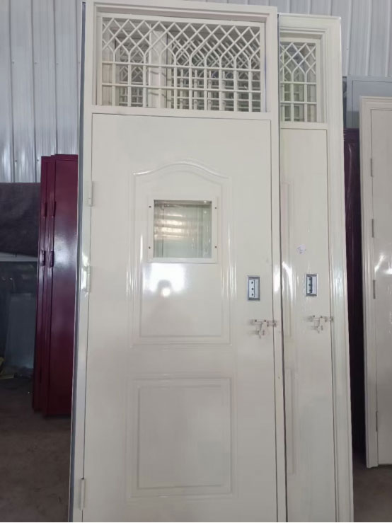 陇西学校教室门