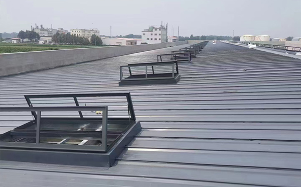 某中学室内体育馆陇西排烟窗改造项目