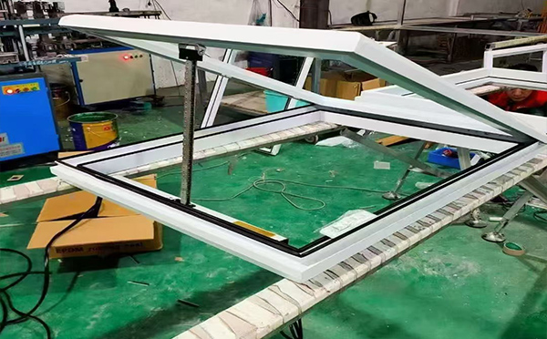 某地下车库出入口陇西排烟窗配置工程