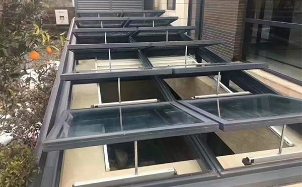 某轨道交通车辆维修车间陇西排烟窗应用