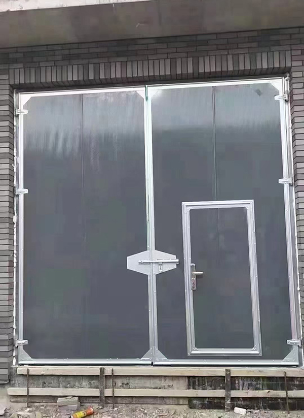 陇西工业平开门在大型设备制造车间的应用实例